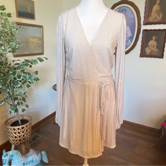 Francesca’s • Gold & Cream Glitter Stripe Wrap Dress • Size M • NWT - Picture 1 of 9